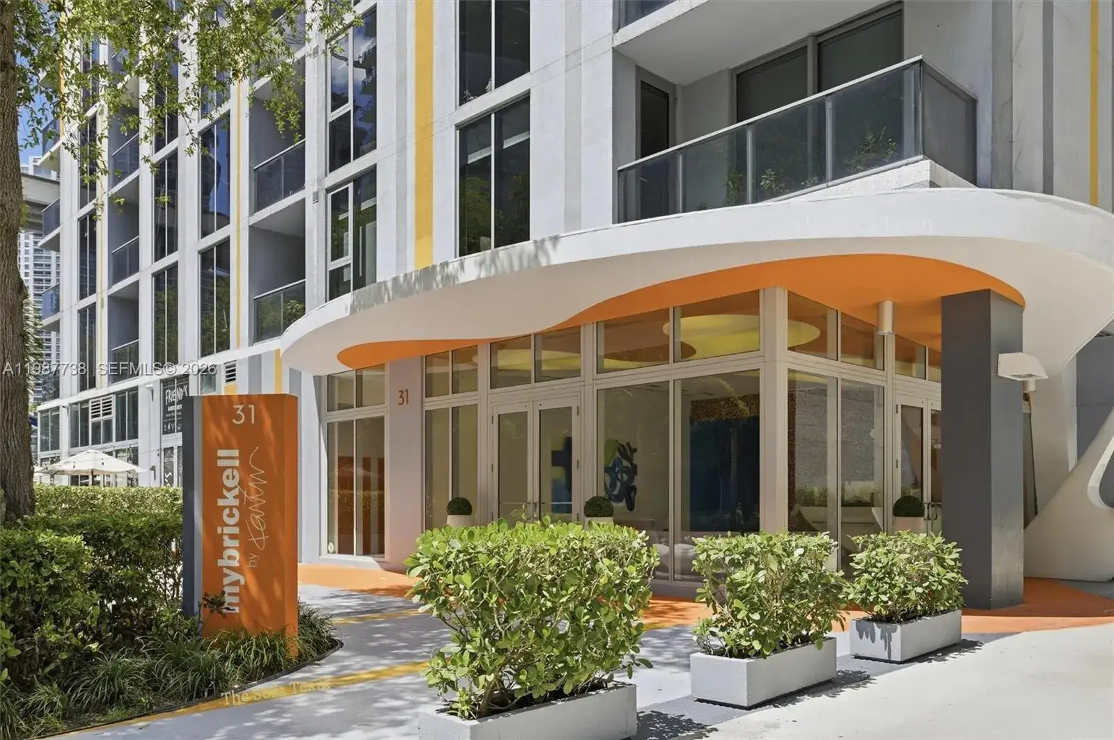 1 bedroom 1 bath Residential for sale at 31 SE 6th St # 2504, Miami FL 33131