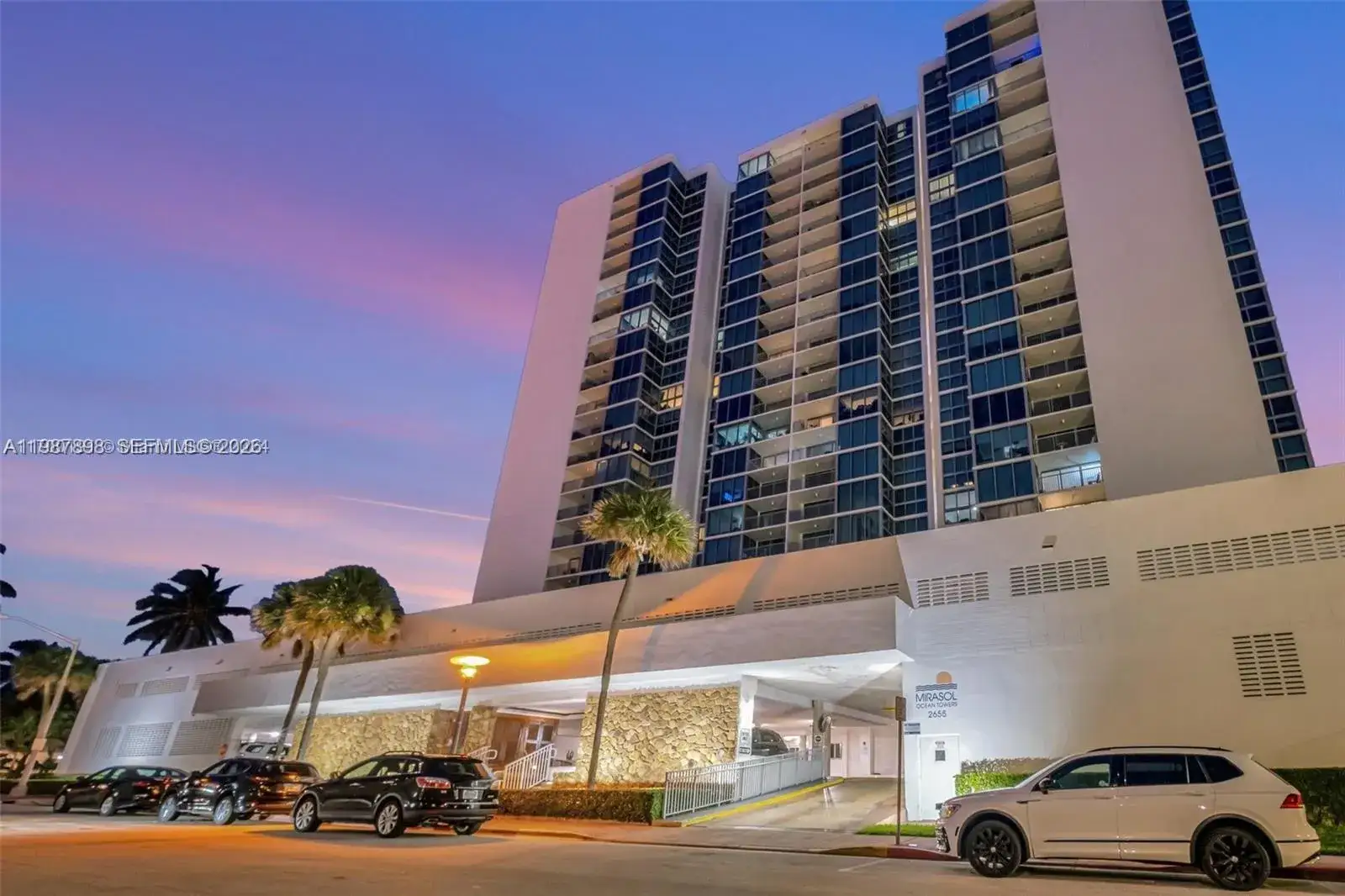 1 bedroom 1 bath Residential for sale at 2655 Collins Ave # 1910, Miami Beach FL 33140