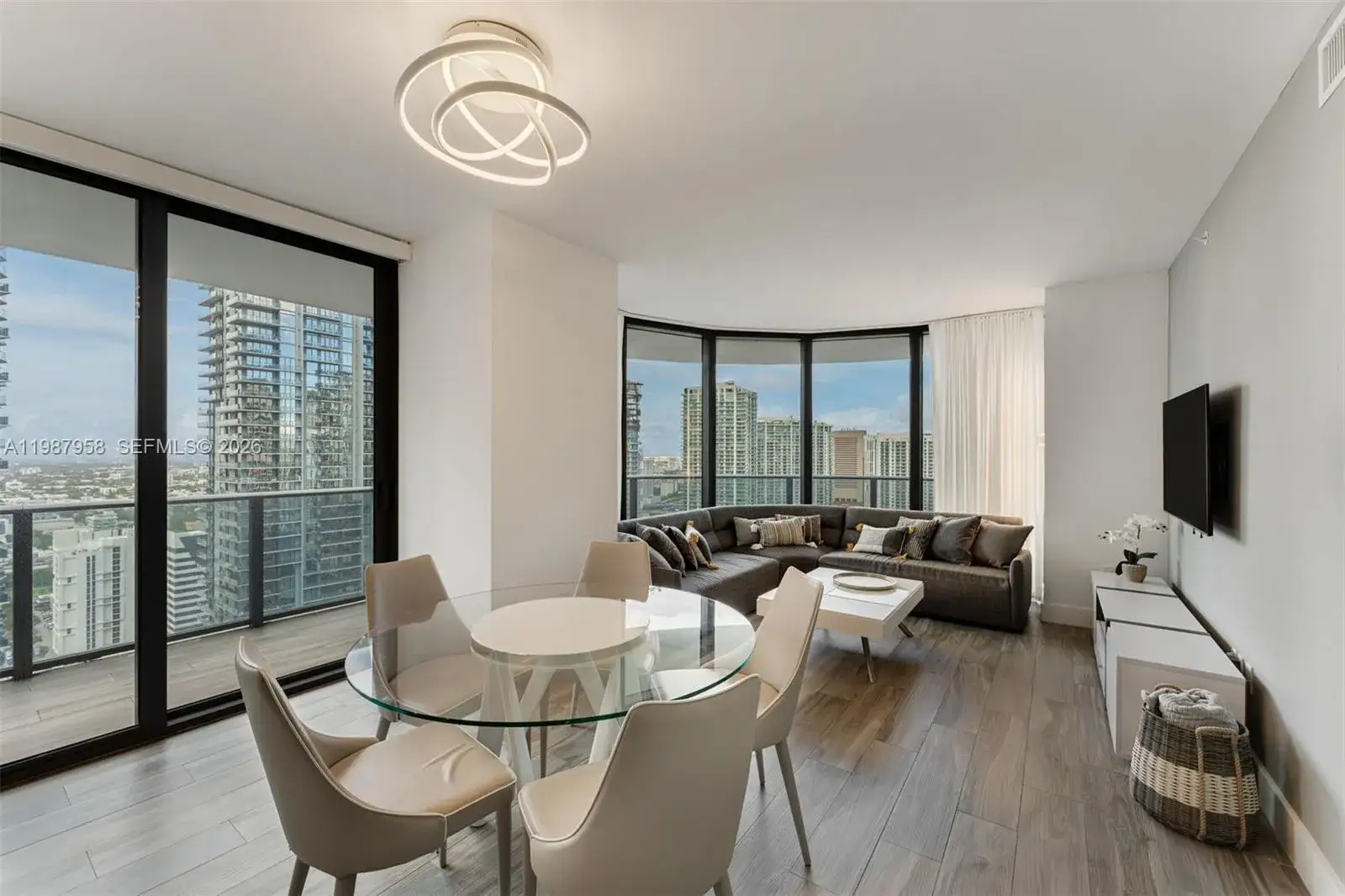 3 bedroom 3 bath Residential for sale at 801 S Miami Ave # 3509, Miami FL 33130