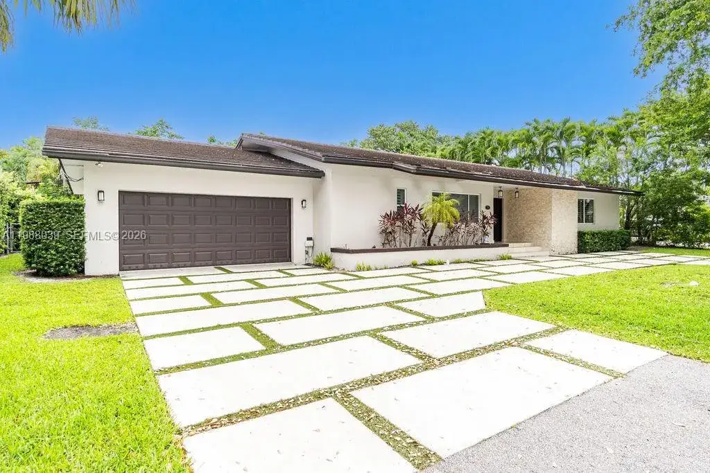 4 bedroom 4 bath Residential Lease for rent at 75 S Prospect Dr, Coral Gables FL 33133