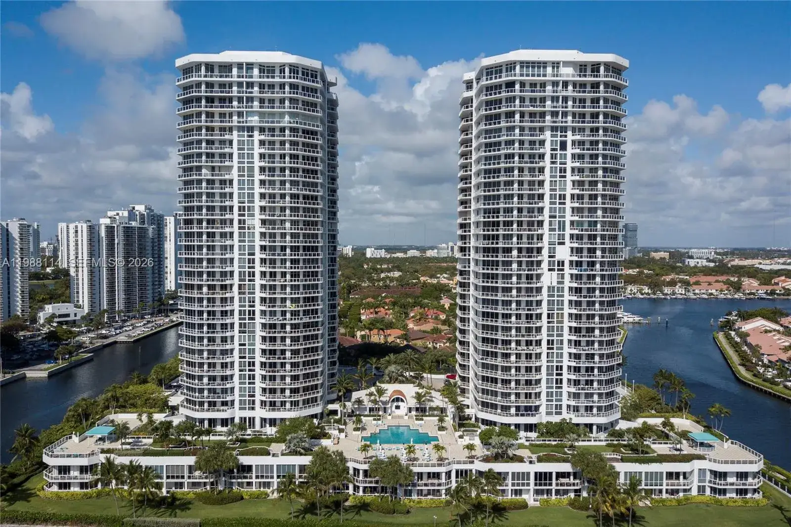 3 bedroom 3 bath Residential for sale at 3802 NE 207th St # 1001, Aventura FL 33180