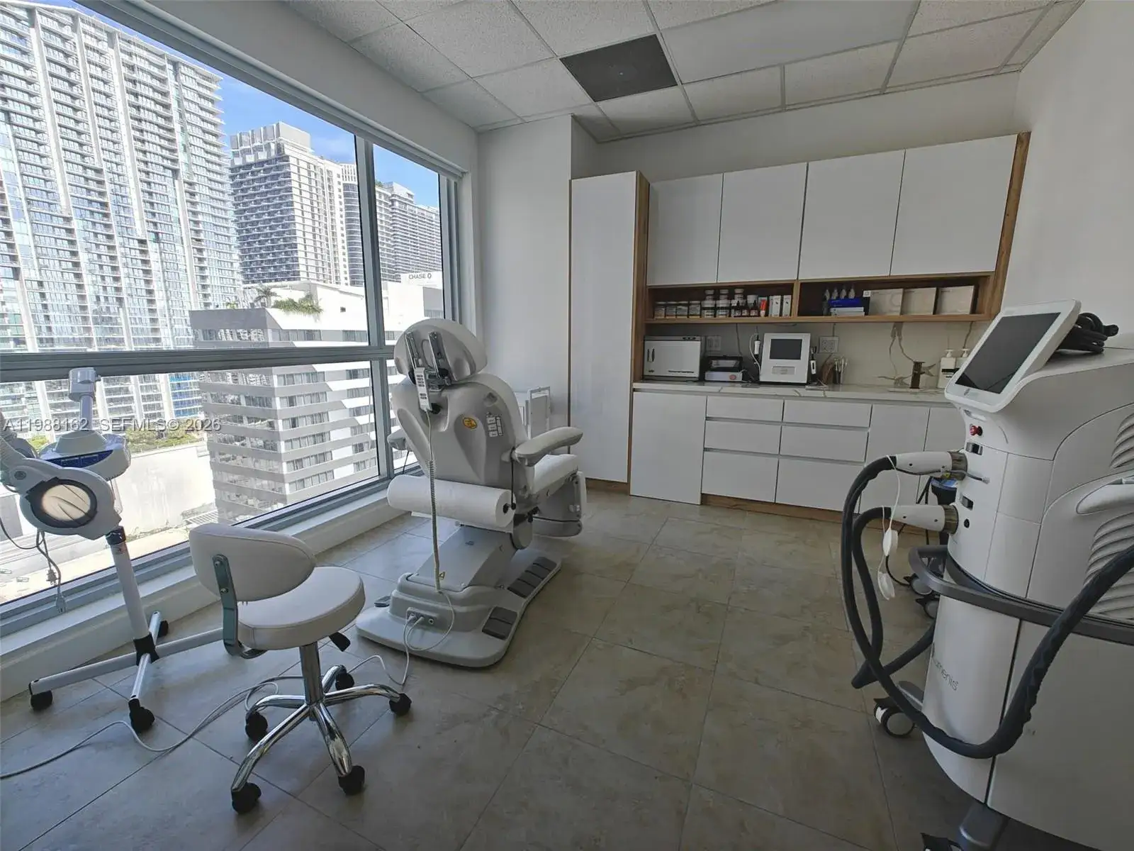 Commercial Sale for sale at 175 SW 7th St # 2006, Miami FL 33130