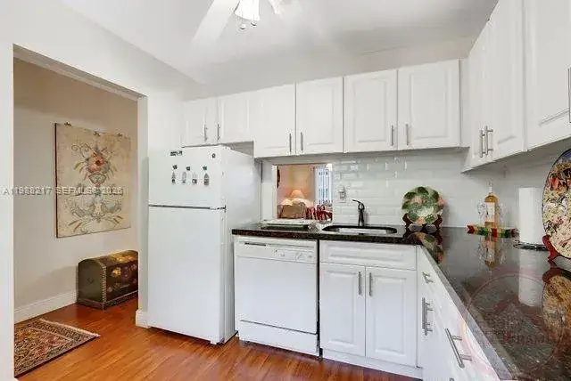 1 bedroom 1 bath Residential for sale at 7703 Camino Real # A105, Miami FL 33143