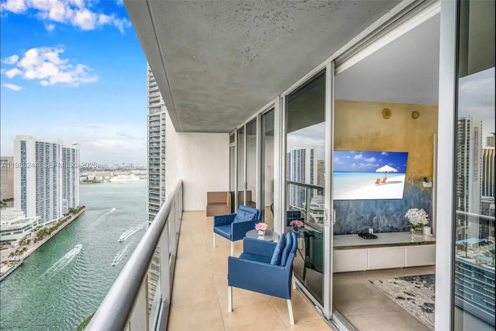 1 bedroom 1 bath Residential for sale at 485 Brickell Ave # 3203, Miami FL 33131