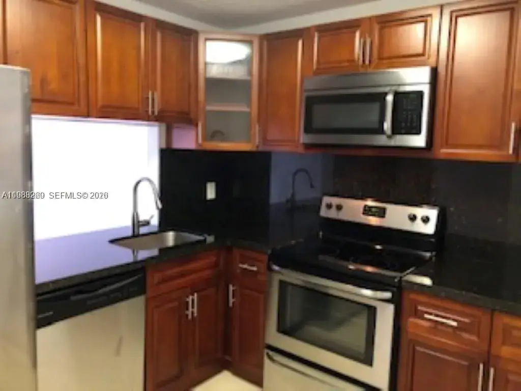 2 bedroom 1 bath Residential Lease for rent at 7805 Camino Real # 101, Miami FL 33143