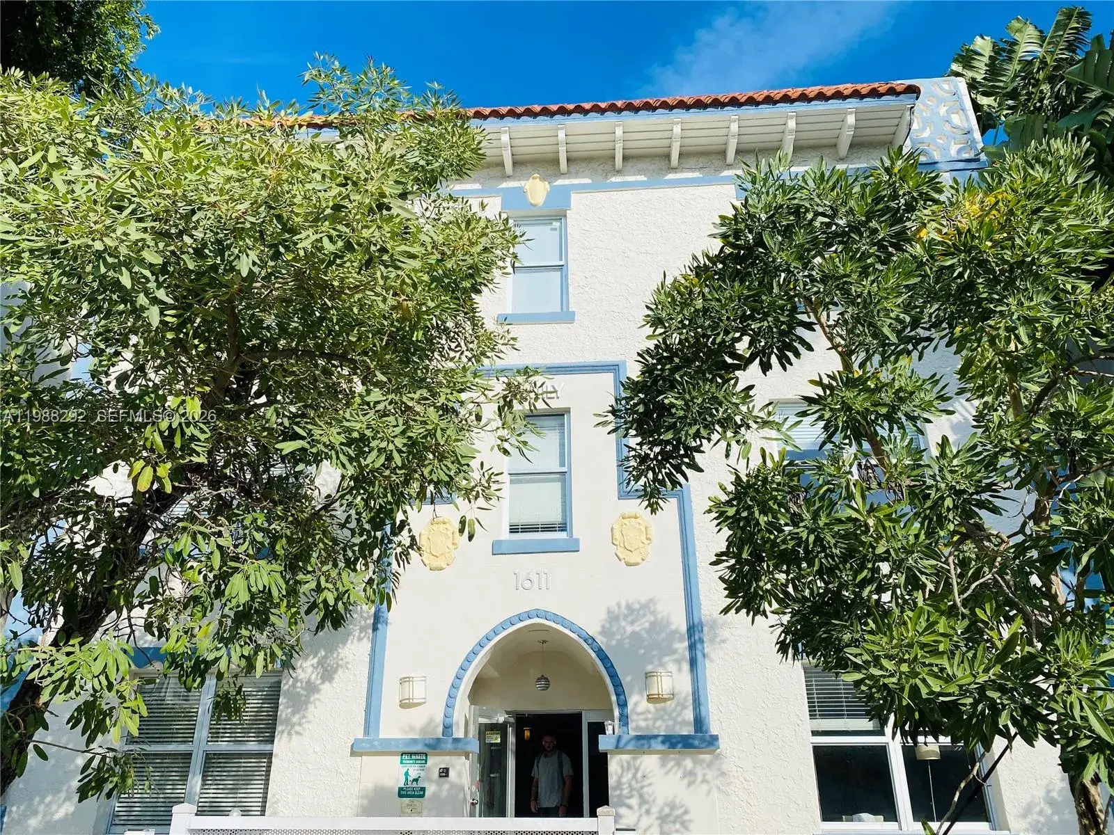 2 bedroom 2 bath Residential for sale at 1611 Meridian Ave # 305, Miami Beach FL 33139