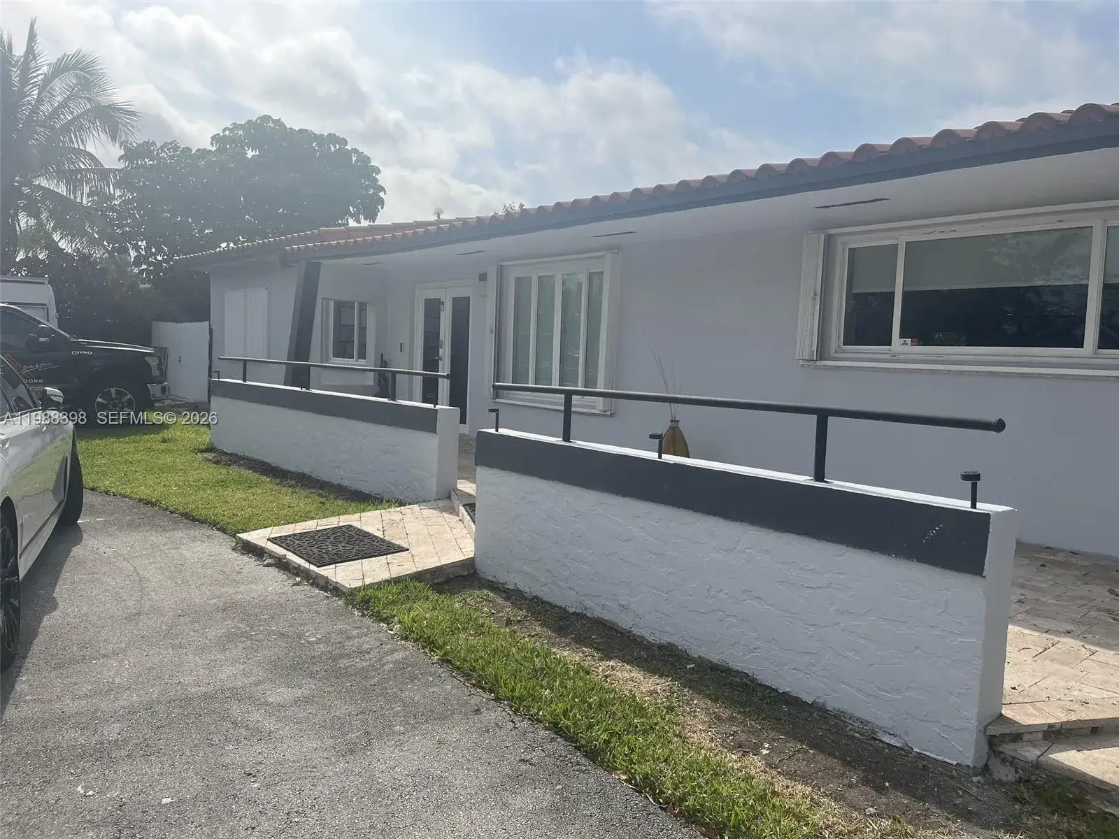 5 bedroom 4 bath Residential for sale at 9260 SW 164th St, Palmetto Bay FL 33157