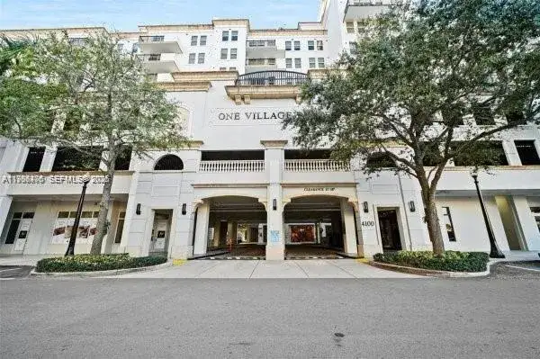 2 bedroom 2 bath Residential Lease for rent at 4100 Salzedo St # 806, Coral Gables FL 33146