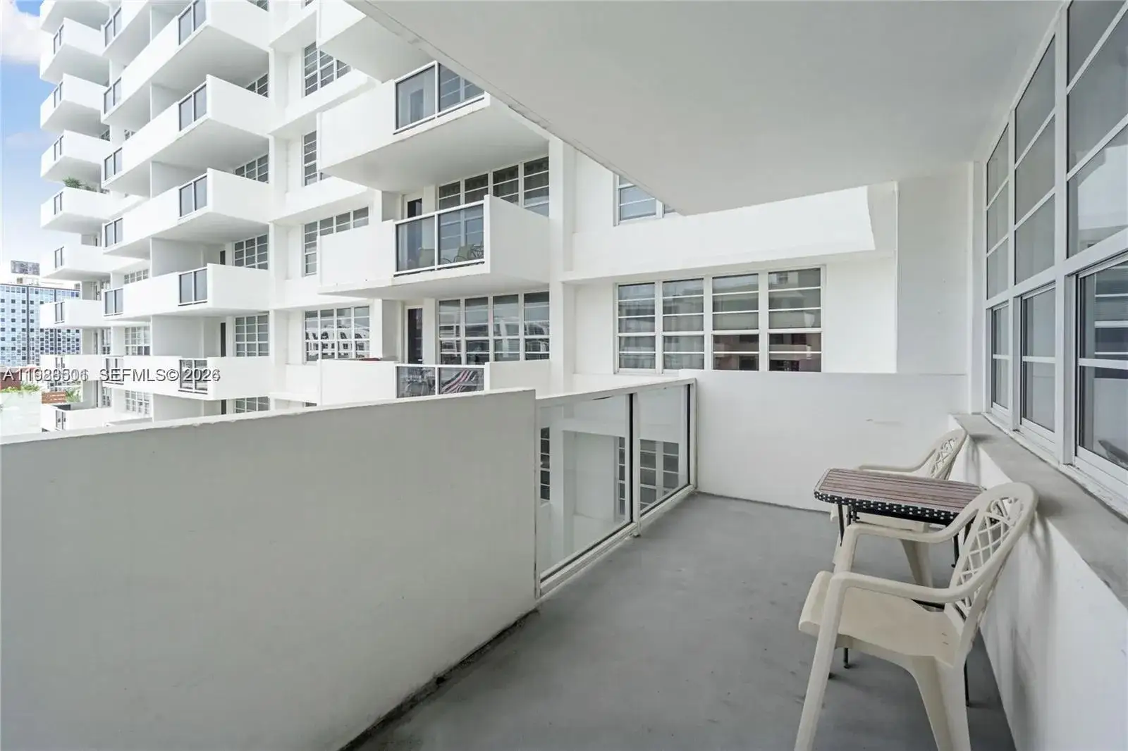 1 bath Residential Lease for rent at 100 Lincoln Rd # 818, Miami Beach FL 33139
