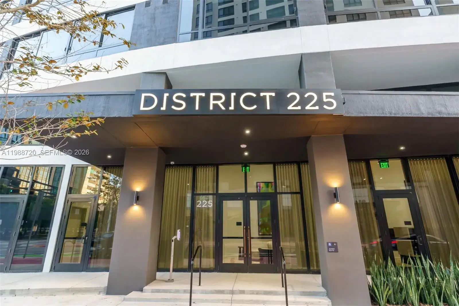 2 bedroom 2 bath Residential Lease for rent at 225 N Miami Ave # 1701, Miami FL 33131