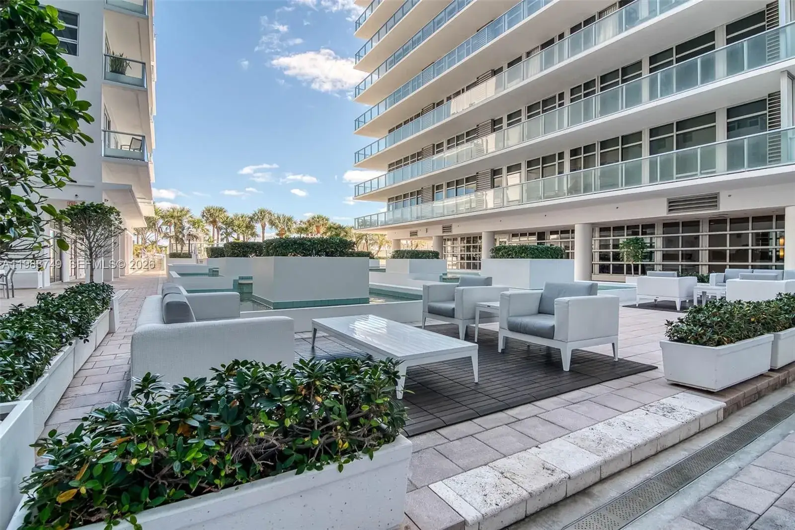 2 bedroom 2 bath Residential Lease for rent at 3737 Collins Ave # 203, Miami Beach FL 33140