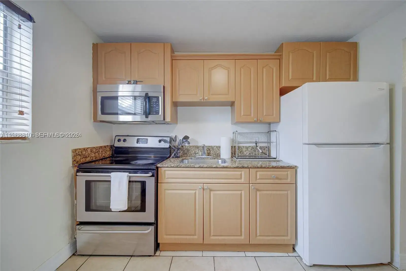 2 bedroom 1 bath Residential Lease for rent at 427 SW 6th St # 5, Miami FL 33130