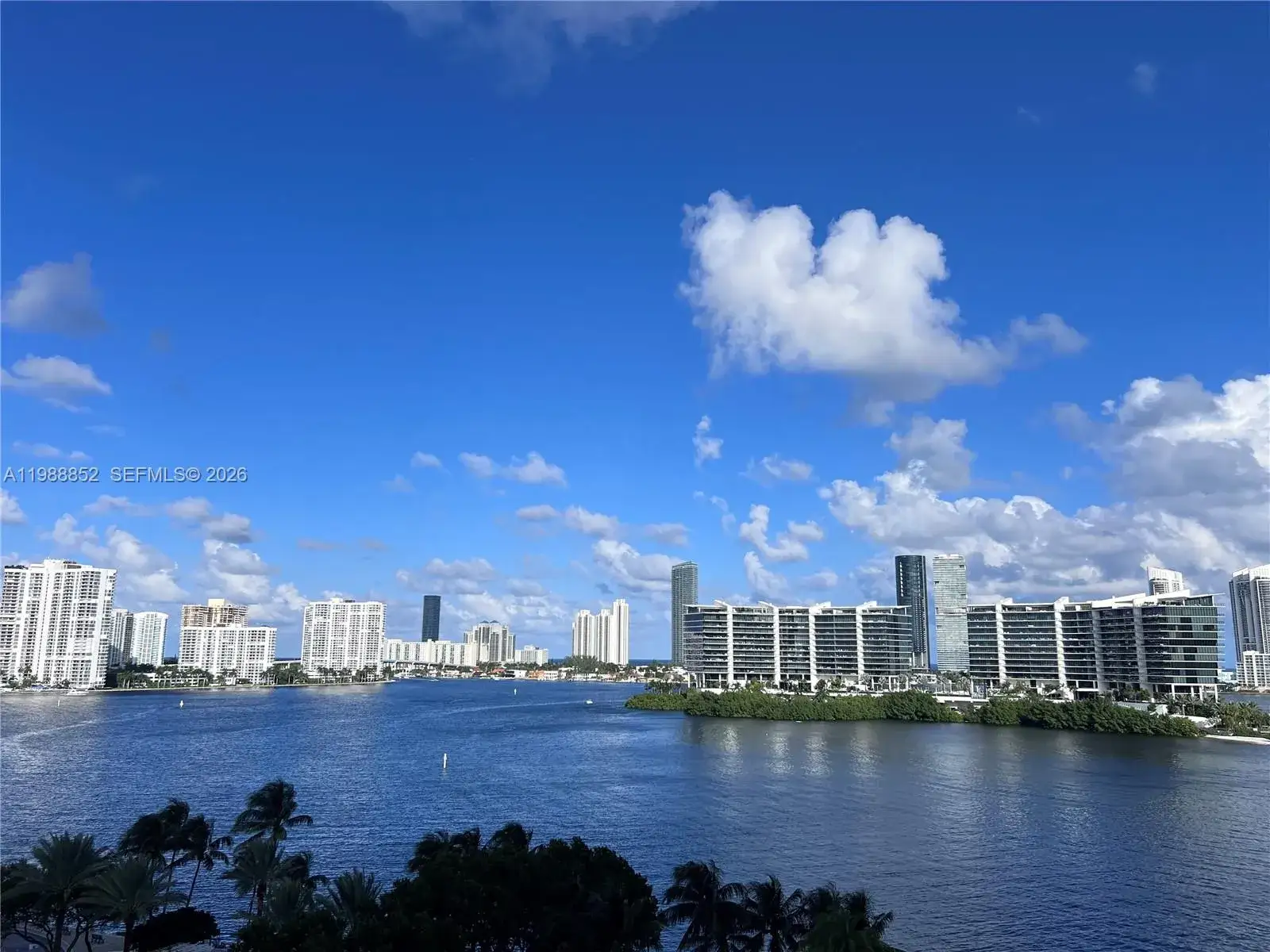 2 bedroom 2 bath Residential for sale at 3301 NE 183rd St # 905, Aventura FL 33160