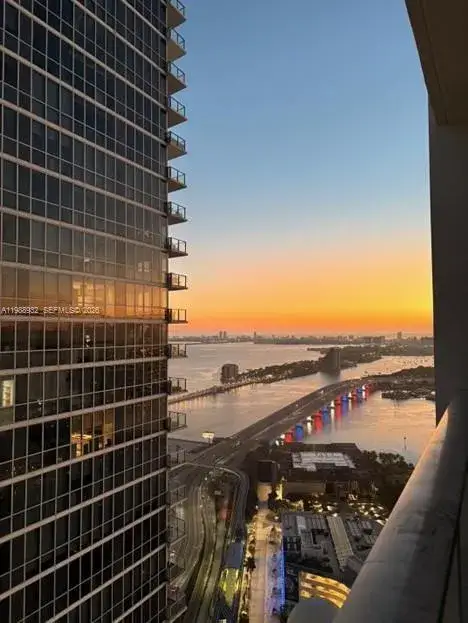 1 bedroom 1 bath Residential Lease for rent at 1040 Biscayne Blvd # 1905, Miami FL 33132