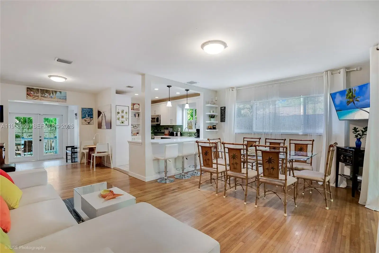 5 bedroom 2 bath Residential Lease for rent at 113 SW 2nd St, Hallandale Beach FL 33009