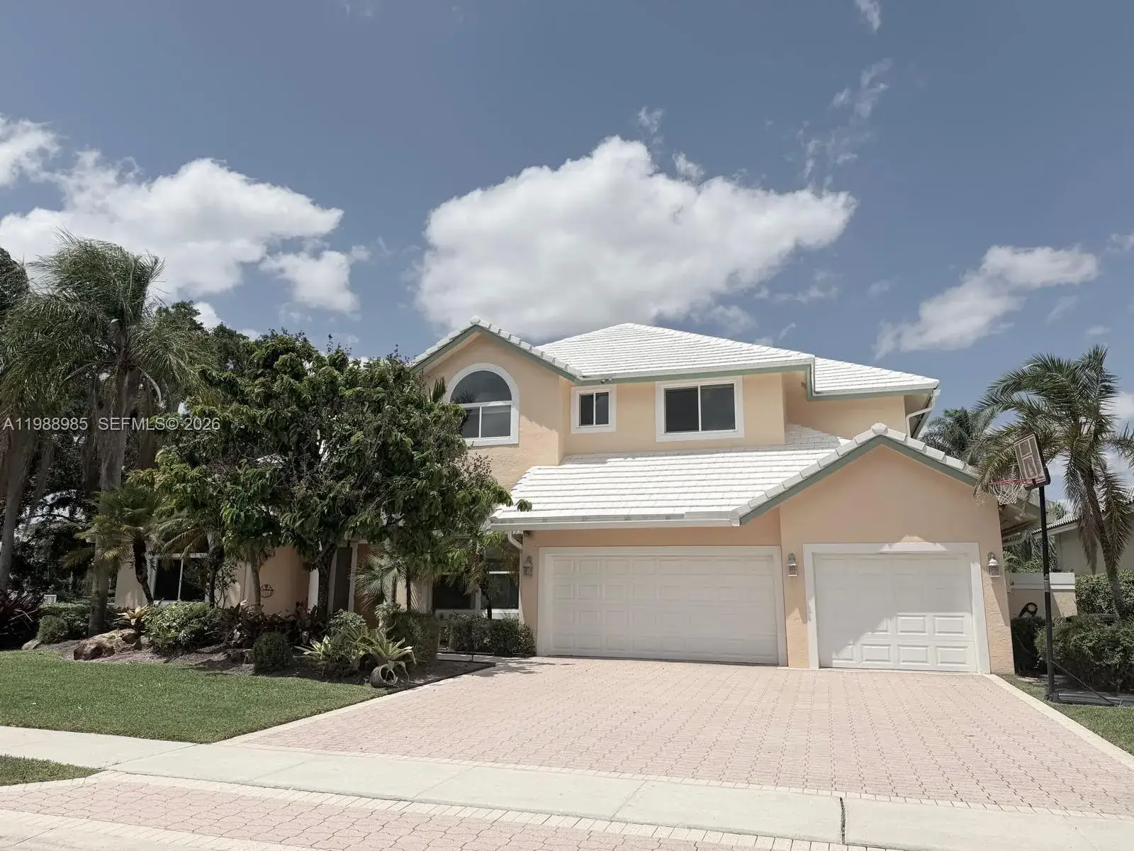 5 bedroom 3 bath Residential for sale at 10091 NW 7th St, Plantation FL 33324