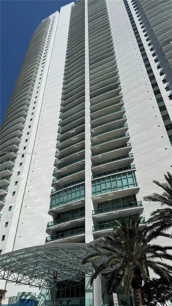 2 bedroom 3 bath Residential Lease for rent at 1331 Brickell Bay Dr # 3203, Miami FL 33131