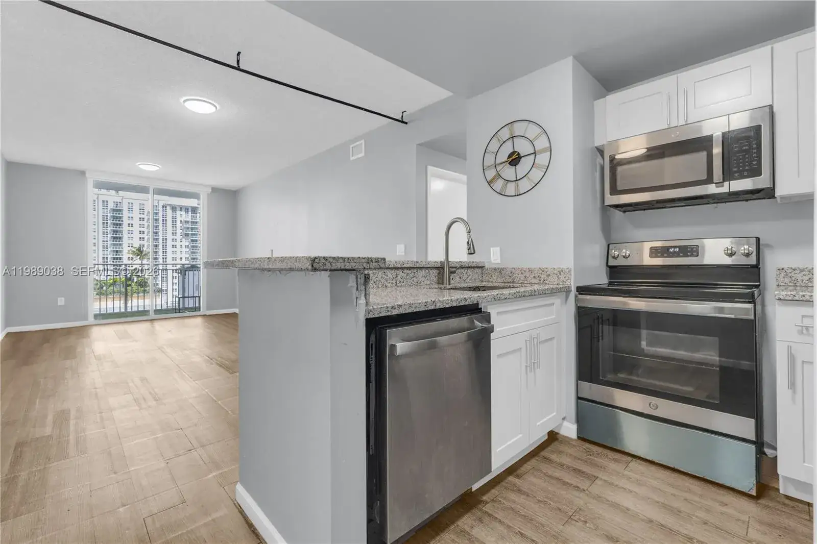 1 bedroom 1 bath Residential for sale at 185 SE 14th Ter # 1611, Miami FL 33131