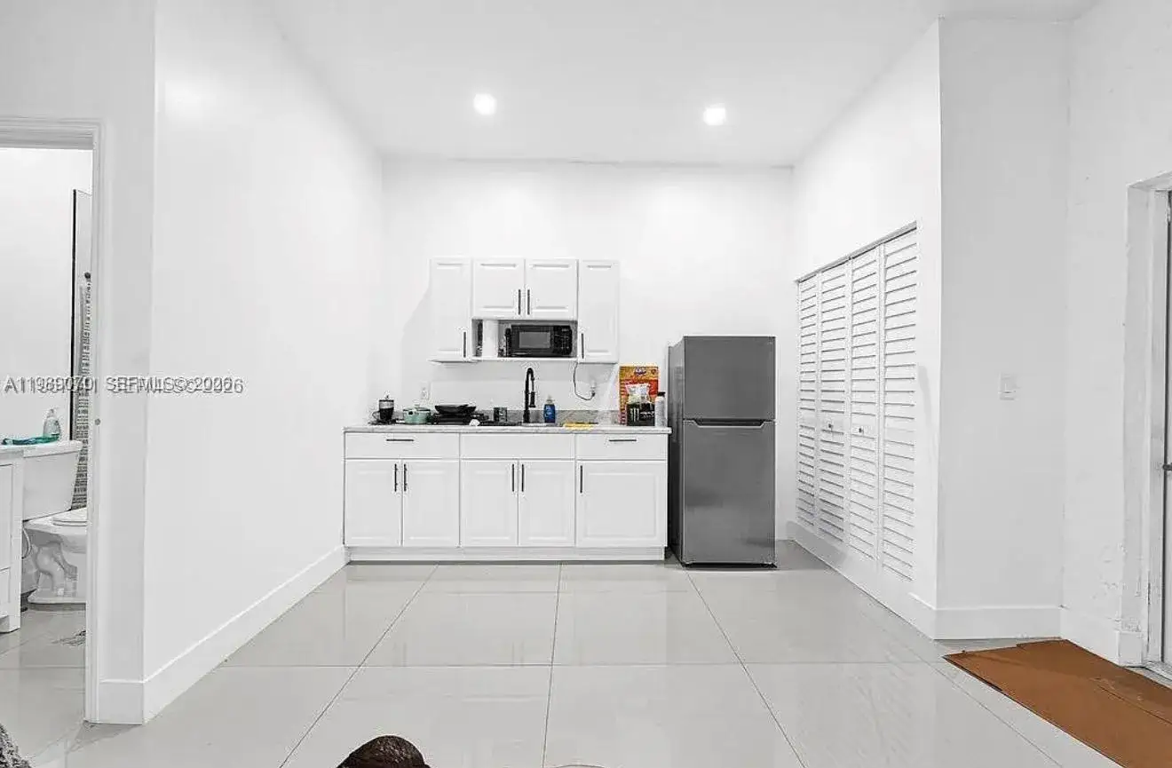1 bedroom 1 bath Residential Lease for rent at 12735 SW 211th St # 1, Miami FL 33177