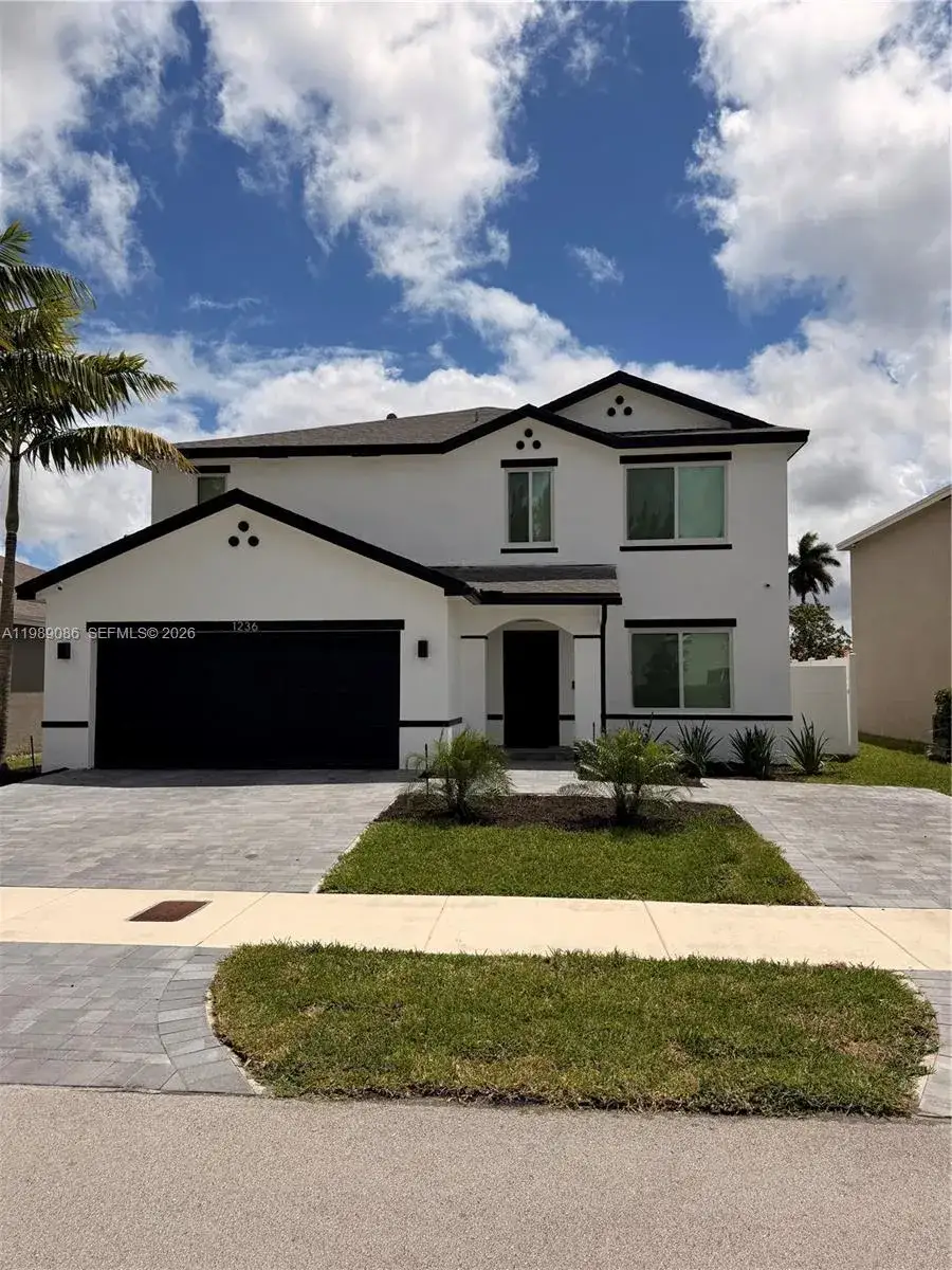 6 bedroom 3 bath Residential for sale at 1236 NW 208th St, Miami Gardens FL 33169