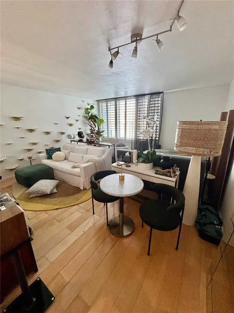 1 bath Residential for sale at 1000 West Ave # 1122, Miami Beach FL 33139
