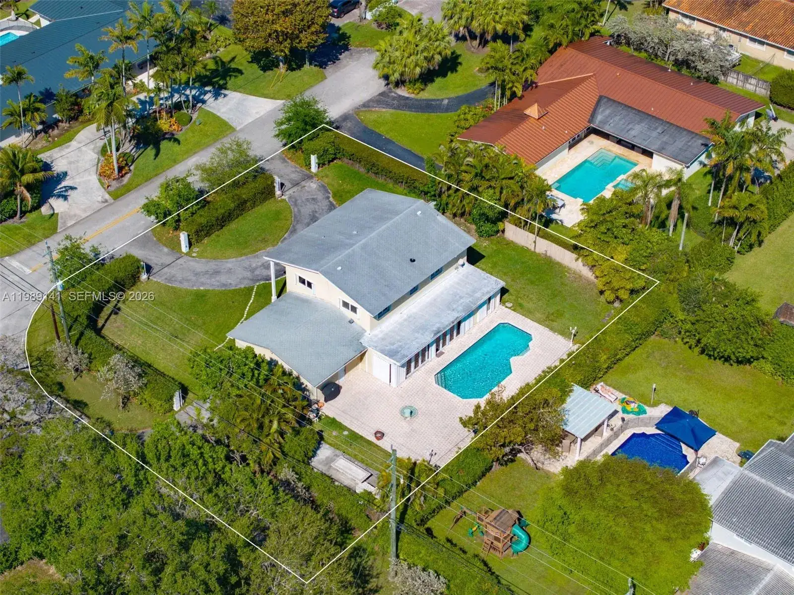 5 bedroom 3 bath Residential for sale at 7390 SW 114th St, Pinecrest FL 33156