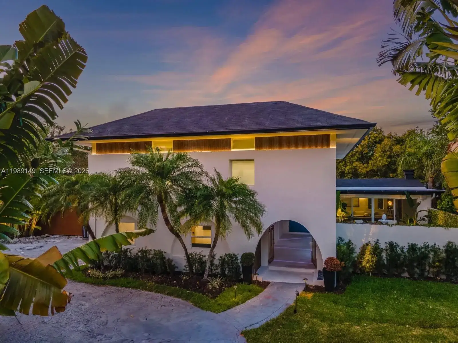 6 bedroom 4 bath Residential for sale at 18490 SW 83rd Pl, Cutler Bay FL 33157