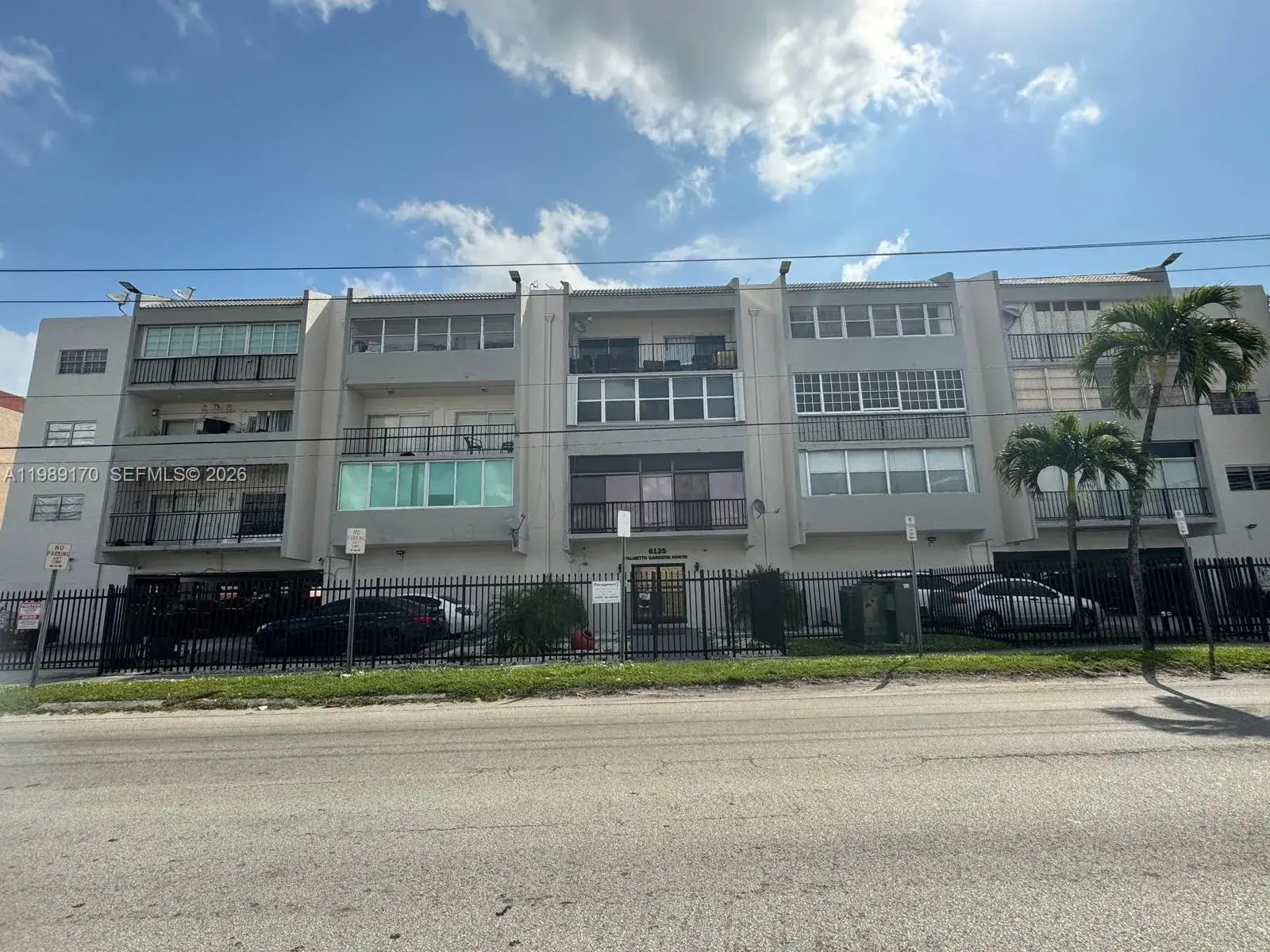 2 bedroom 1 bath Residential for sale at 6125 W 20th Ave # 306, Hialeah FL 33012