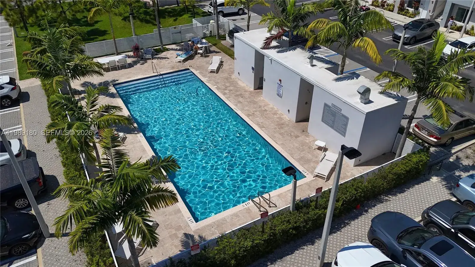 3 bedroom 2 bath Residential for sale at 2555 NE 193rd St # 2122, Miami FL 33180