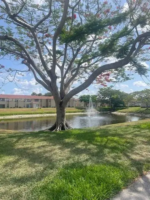 2 bedroom 2 bath Residential for sale at 1030 TWIN LAKES DR # H, Coral Springs FL 33071