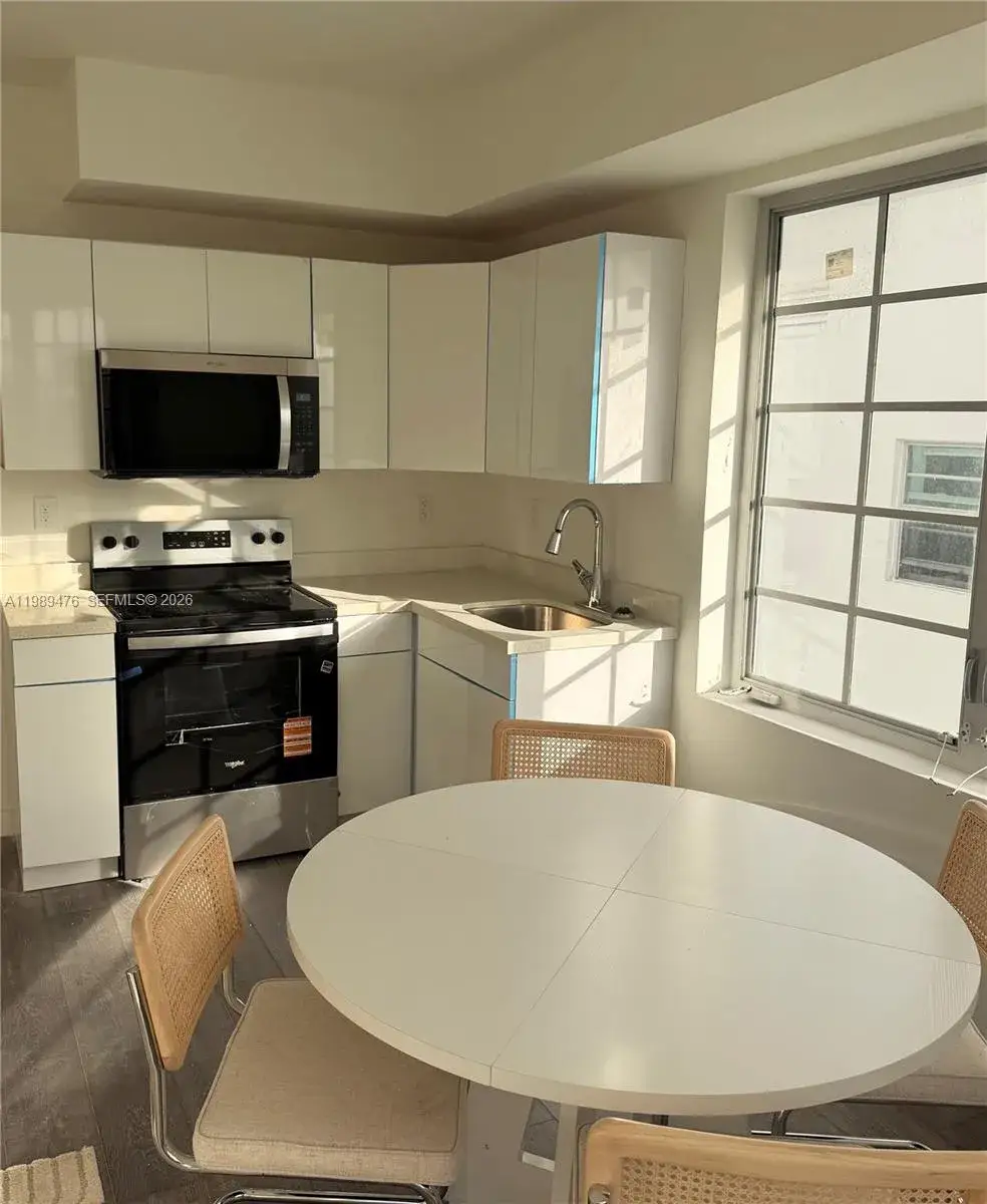 1 bedroom 1 bath Residential Lease for rent at 1525 Euclid Ave # 14, Miami Beach FL 33139