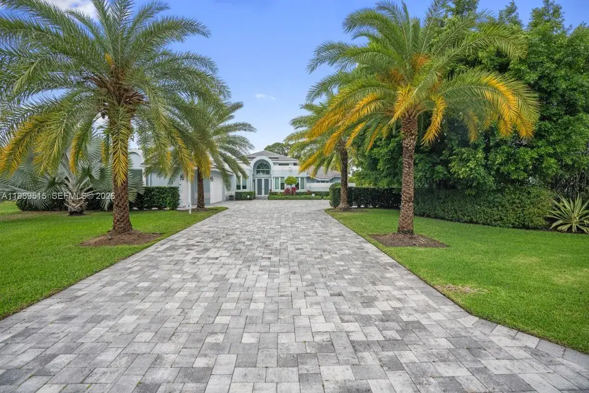 3 bedroom 5 bath Residential for sale at 8179 Lakeview Dr, West Palm Beach FL 33412