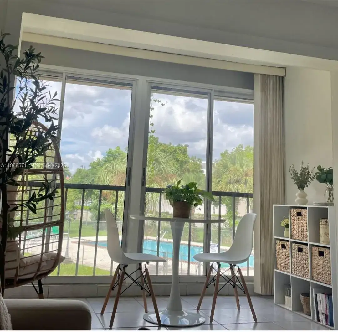 1 bedroom 1 bath Residential Lease for rent at 9405 W Flagler St # D204, Miami FL 33174
