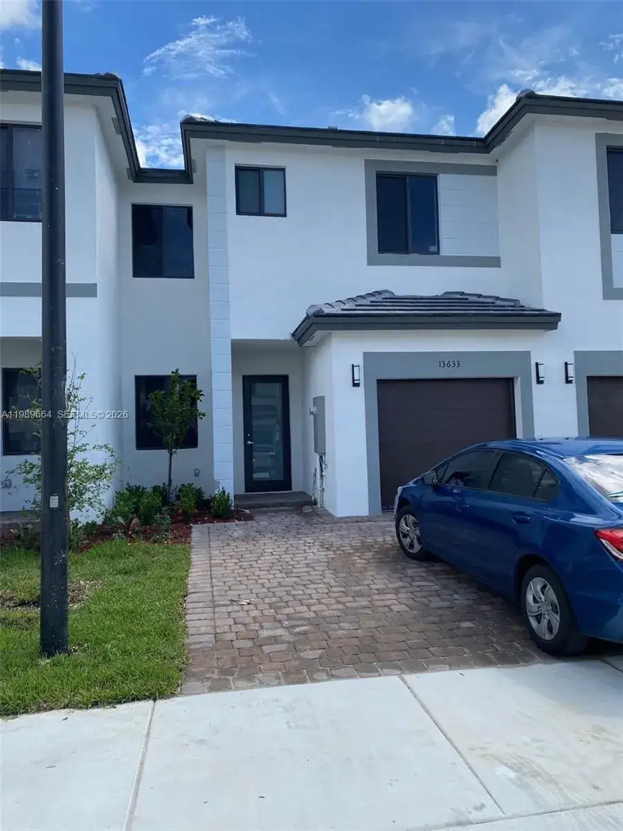 3 bedroom 3 bath Residential Lease for rent at 13633 SW 157th Pl # 0, Miami FL 33196