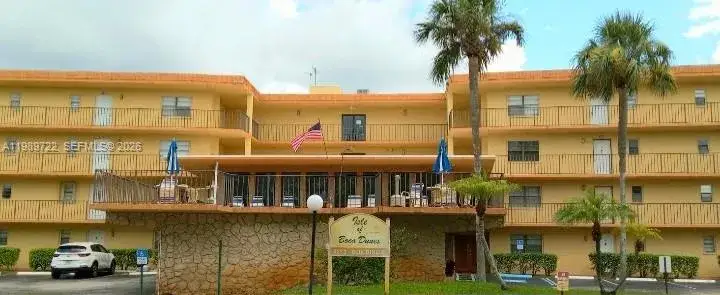 1 bedroom 1 bath Residential for sale at 9273 SW 8th St # 220, Boca Raton FL 33428