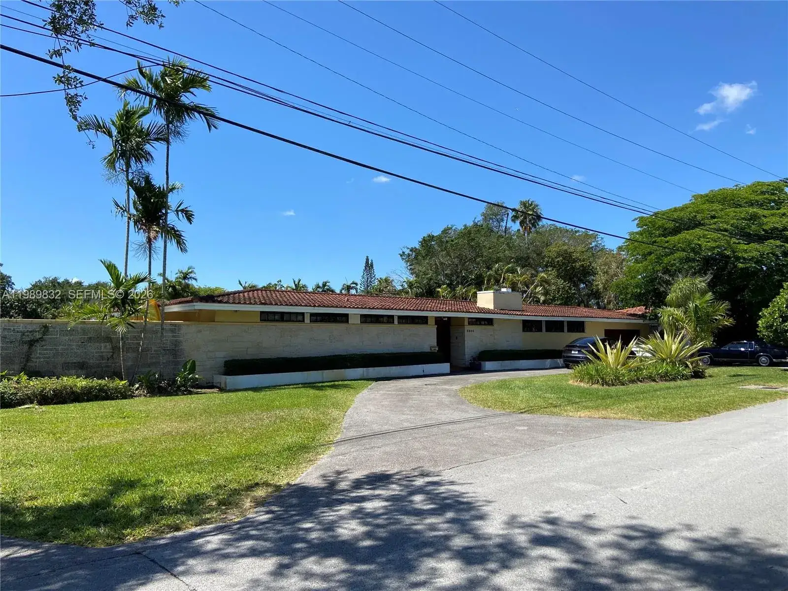 2 bedroom 2 bath Residential for sale at 5900 SW 34th St, Miami FL 33155