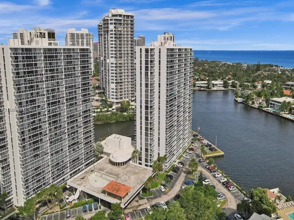 2 bedroom 2 bath Residential Lease for rent at 20515 E Country Club Dr # 246, Aventura FL 33180