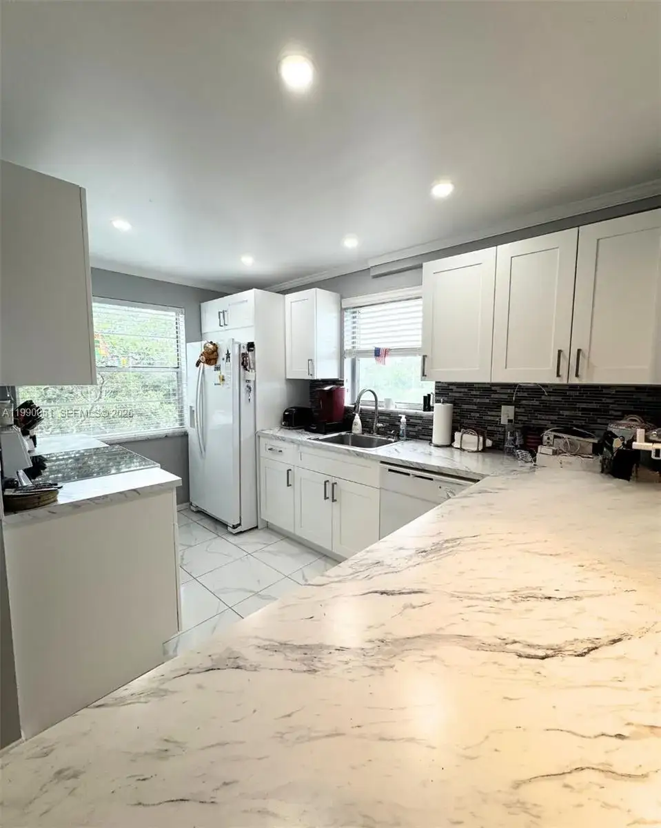 2 bedroom 2 bath Residential for sale at 3776 Inverrary Blvd # 301R, Lauderhill FL 33319