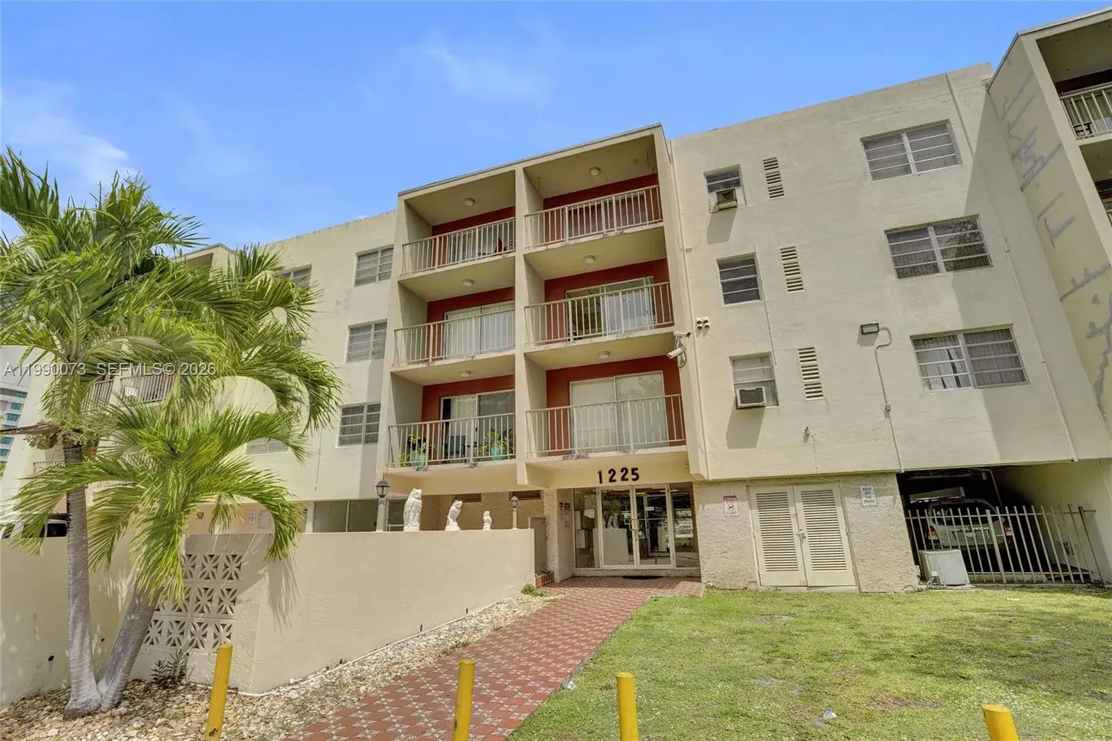 2 bedroom 1 bath Residential for sale at 1225 NE 124th St # 49C, North Miami FL 33161