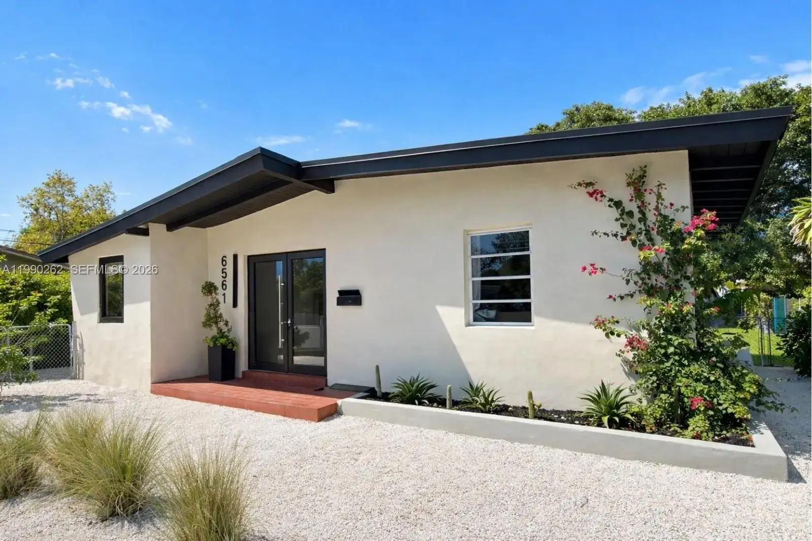 2 bedroom 1 bath Residential for sale at 6561 SW 34th St, Miami FL 33155