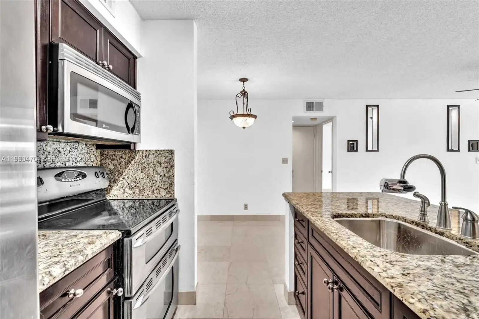 1 bedroom 1 bath Residential for sale at 2796 S University Dr # 2104, Davie FL 33328
