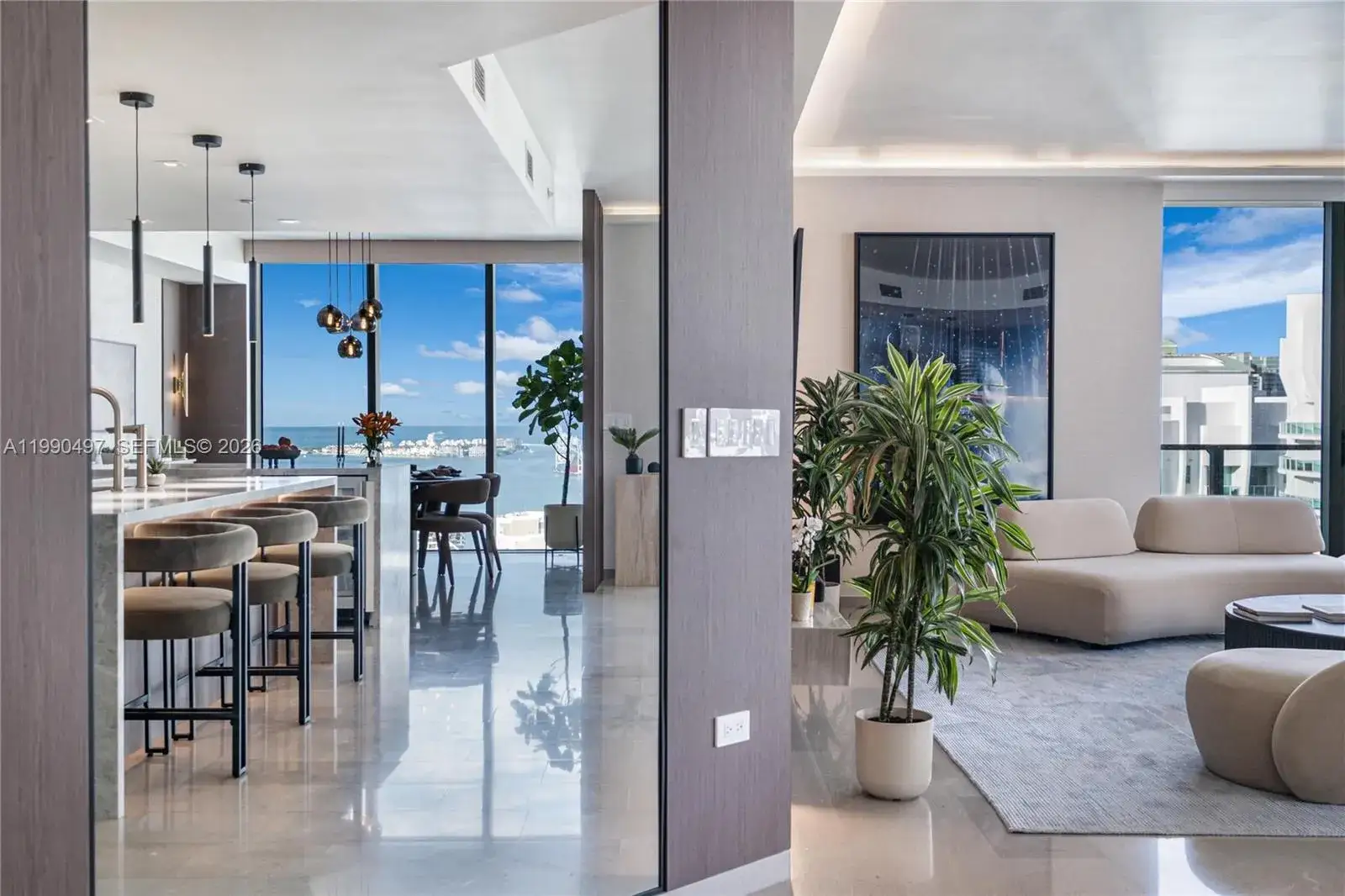 3 bedroom 4 bath Residential for sale at 68 SE 6th St # 3711, Miami FL 33131