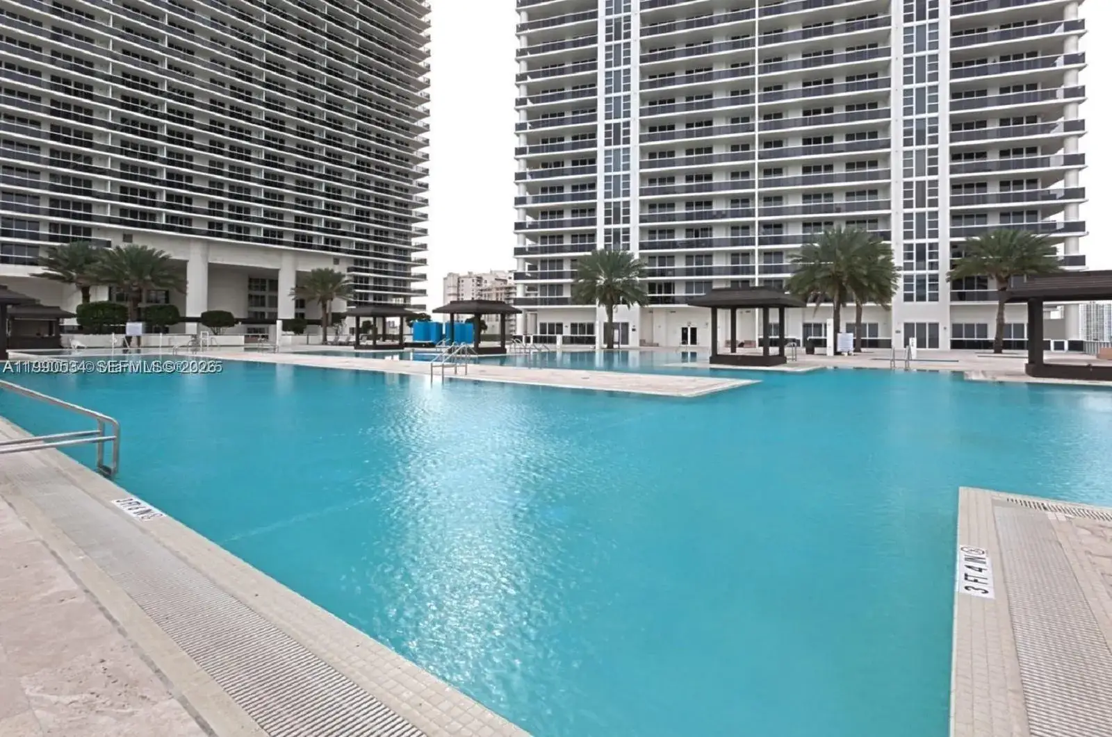 2 bedroom 2 bath Residential Lease for rent at 1830 S Ocean Drive # 4608, Hallandale Beach FL 33009