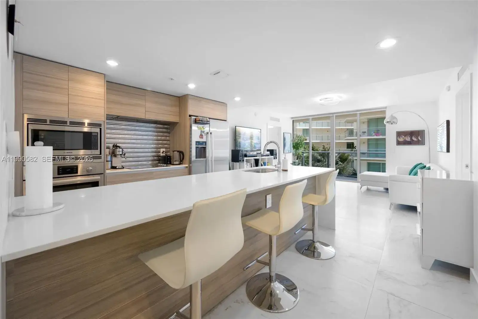 2 bedroom 2 bath Residential for sale at 6610 Indian Creek Dr # 406, Miami Beach FL 33141
