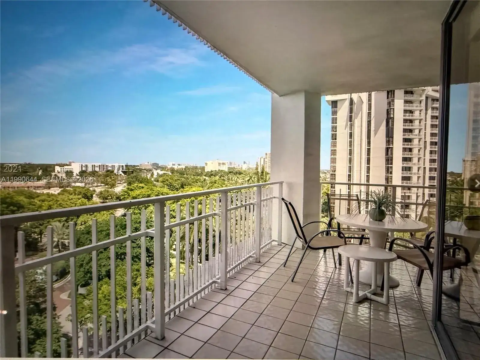 2 bedroom 2 bath Residential Lease for rent at 2000 Towerside Ter # 1005, Miami FL 33138