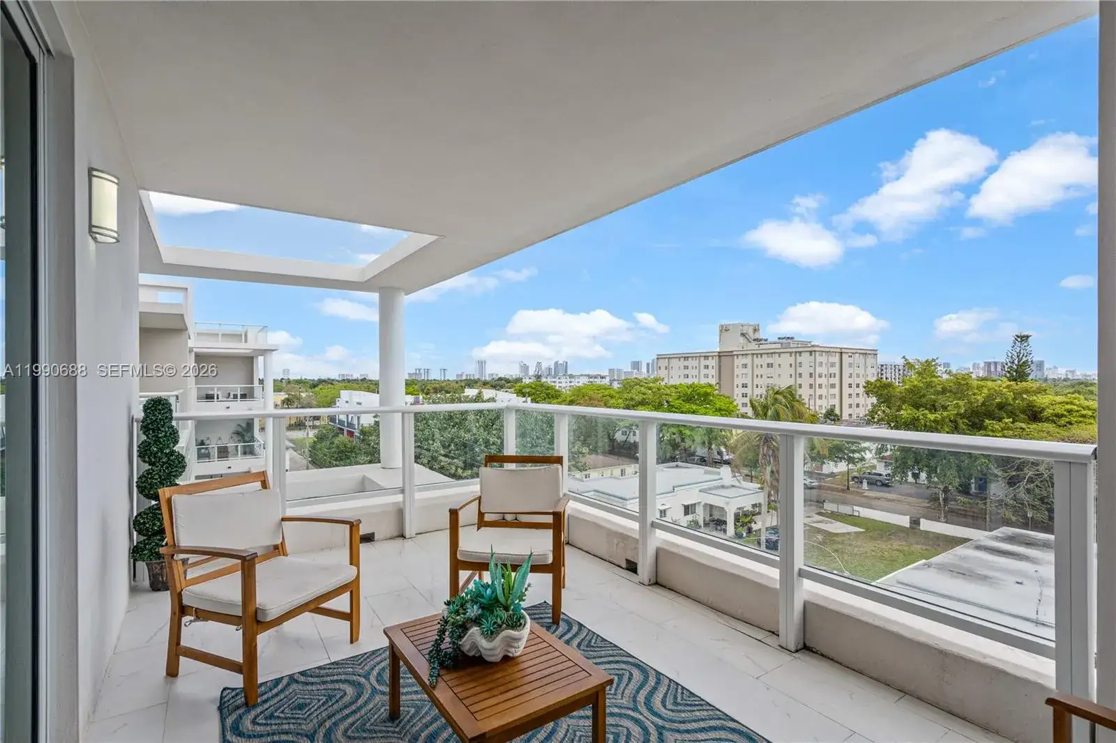 2 bedroom 2 bath Residential for sale at 1850 Monroe St # 308, Hollywood FL 33020