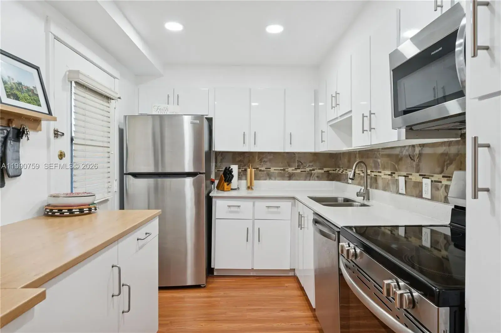 2 bedroom 2 bath Residential for sale at 3101 N Country Club Dr # 102, Aventura FL 33180