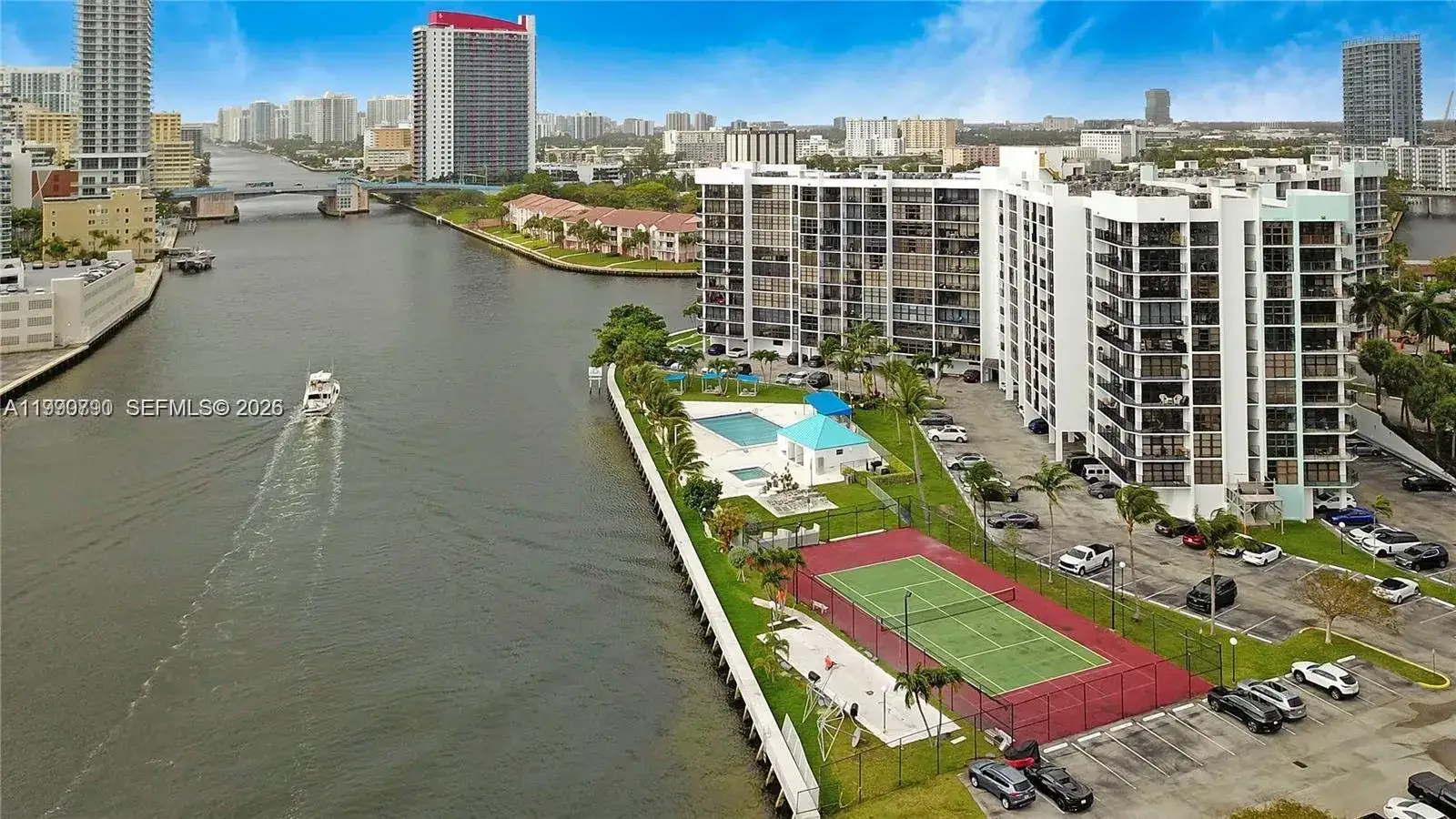 2 bedroom 2 bath Residential for sale at 200 Leslie Dr # 425, Hallandale Beach FL 33009