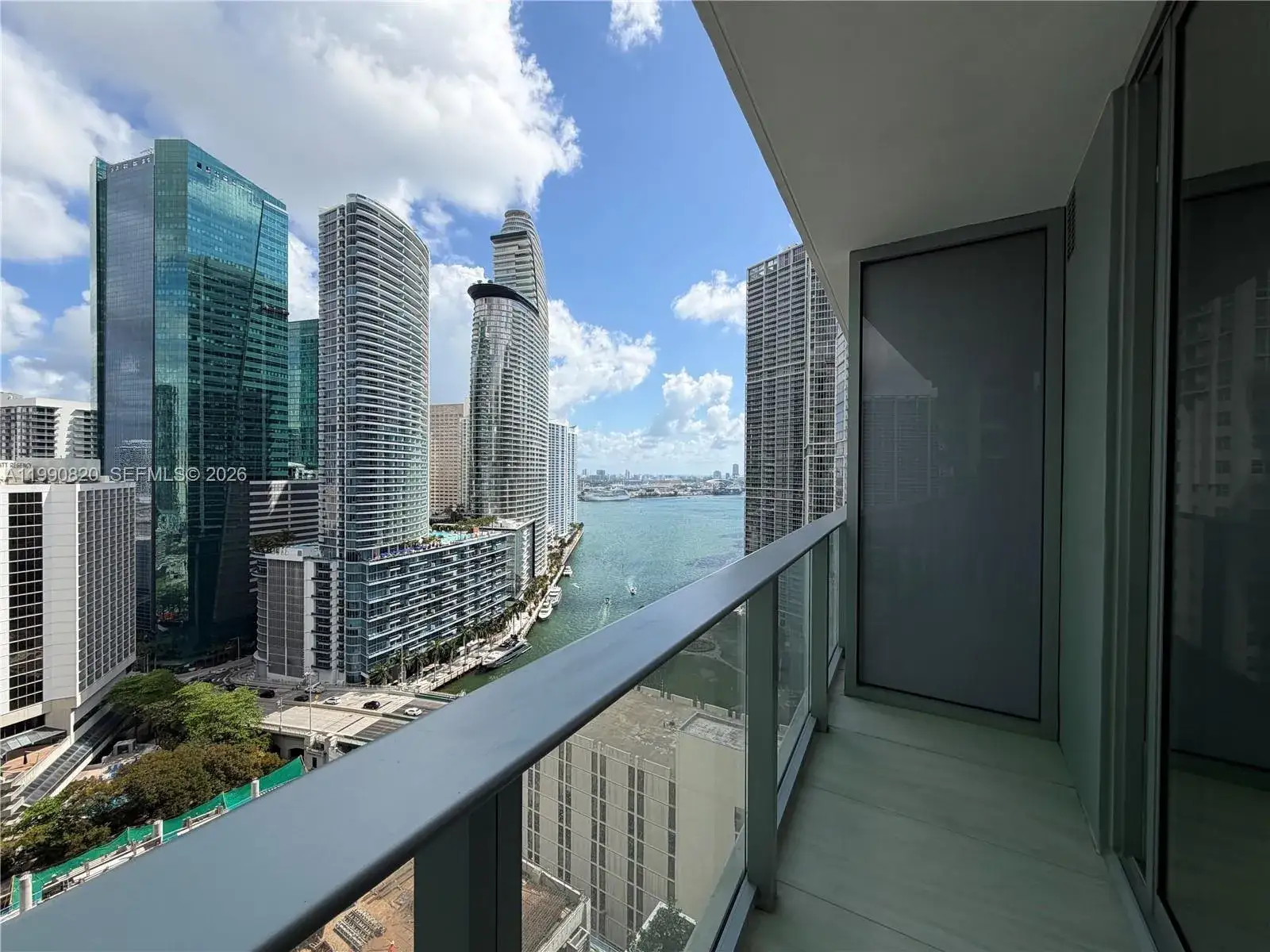 1 bath Residential Lease for rent at 77 SE 5 # 2604, Miami FL 33131