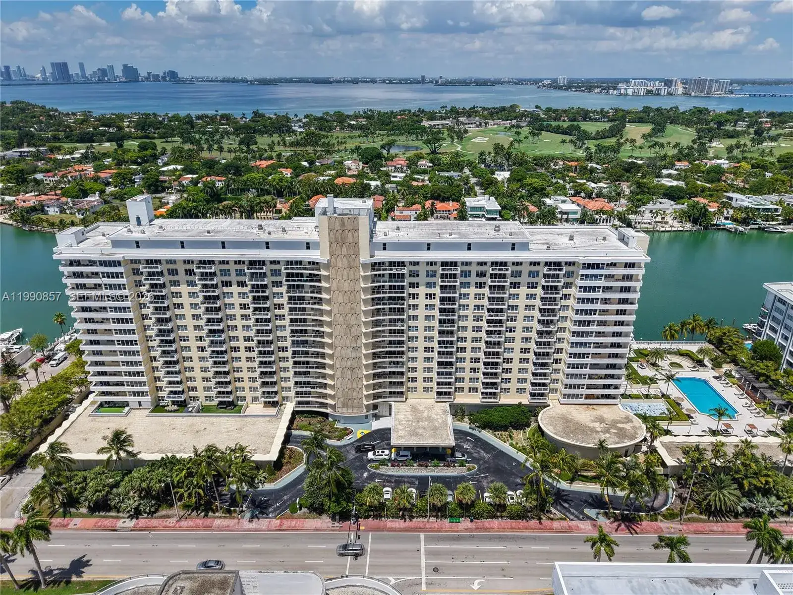 3 bedroom 3 bath Residential for sale at 5600 Collins Ave # 14K, Miami Beach FL 33140